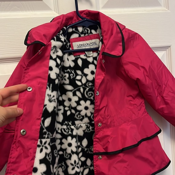 Adorable London Fog rain jacket - Picture 4 of 9